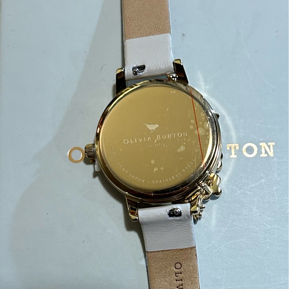 OLIVIA BURTON CASE CUFF WATCH OB16CB10 WITH 30MM GOLDEN FACE & OFF WHITE BAND - Picture 8 of 11